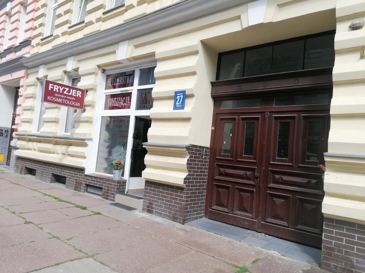 Hostel Tulip - Pokoj 5 Ze Wspolna Lazienka I Kuchnia 什切青 外观 照片
