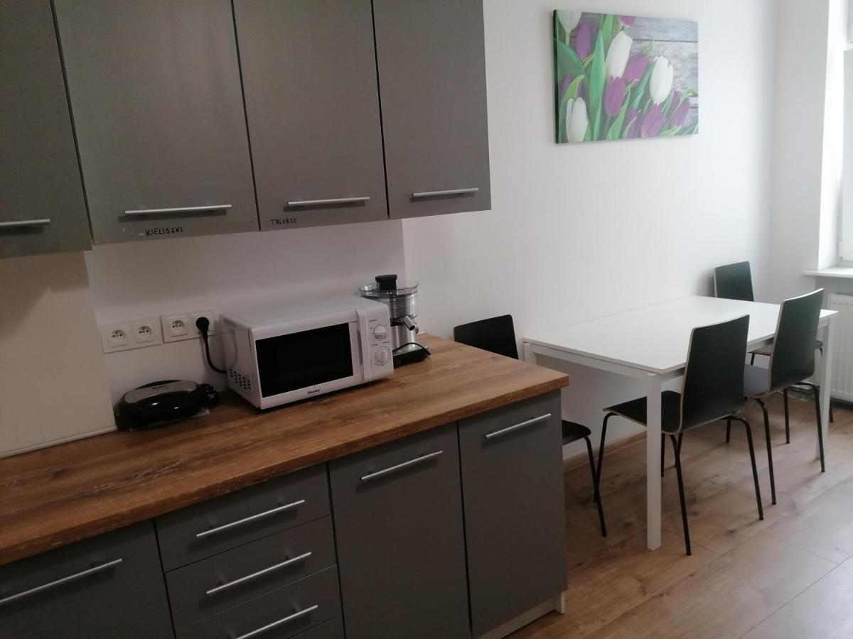 Hostel Tulip - Pokoj 5 Ze Wspolna Lazienka I Kuchnia 什切青 外观 照片