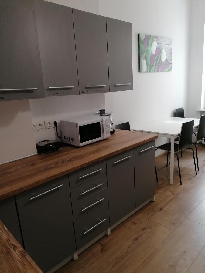 Hostel Tulip - Pokoj 5 Ze Wspolna Lazienka I Kuchnia 什切青 外观 照片