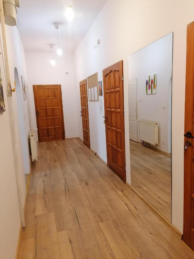 Hostel Tulip - Pokoj 5 Ze Wspolna Lazienka I Kuchnia 什切青 外观 照片