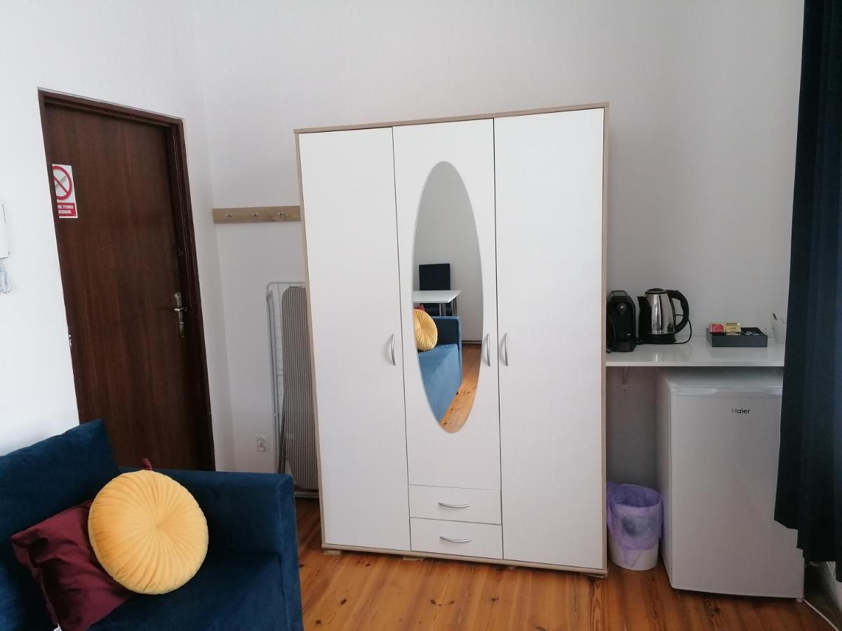 Hostel Tulip - Pokoj 5 Ze Wspolna Lazienka I Kuchnia 什切青 外观 照片